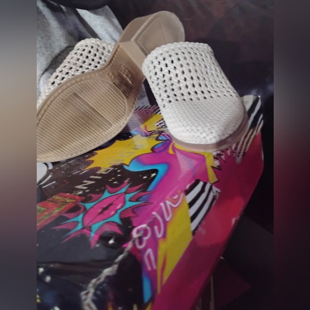 Cape Robbin White Mules